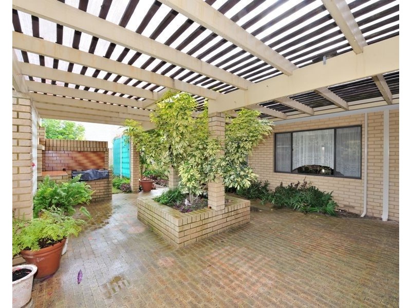 17 Edith Road, Safety Bay WA 6169