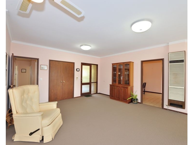 17 Edith Road, Safety Bay WA 6169