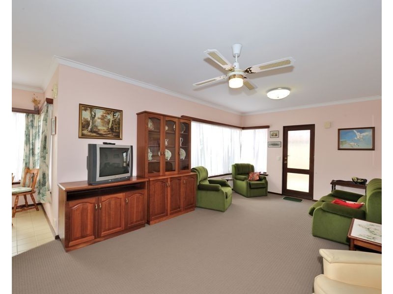 17 Edith Road, Safety Bay WA 6169