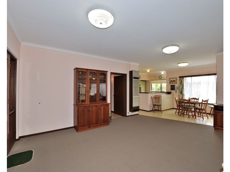 17 Edith Road, Safety Bay WA 6169