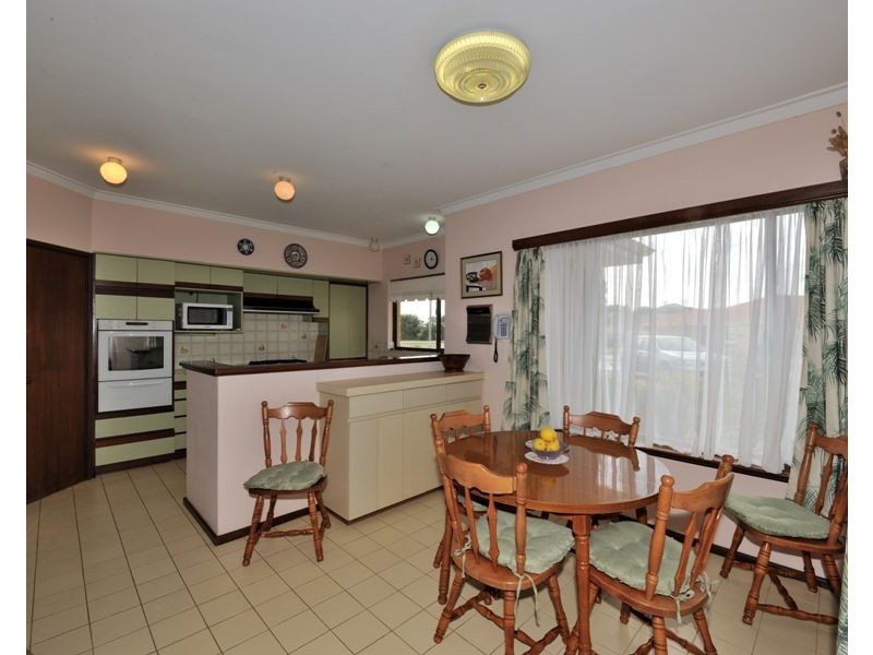 17 Edith Road, Safety Bay WA 6169