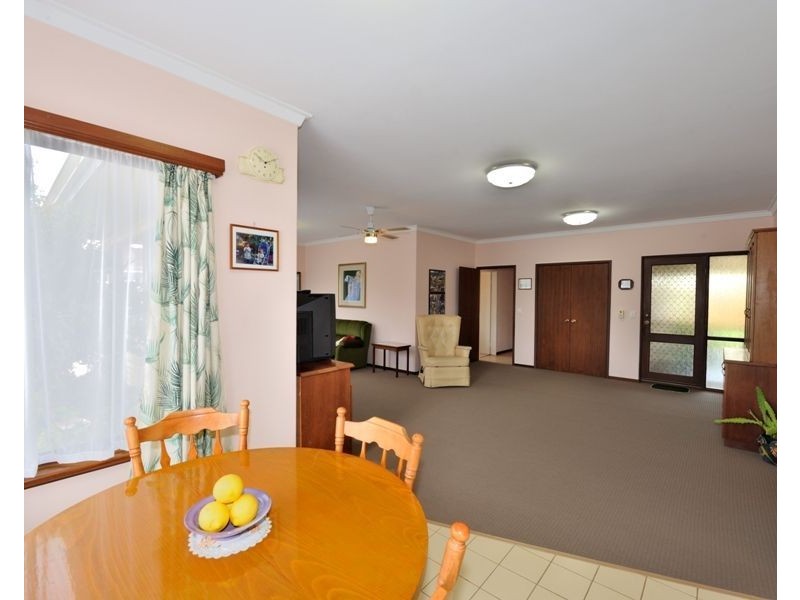 17 Edith Road, Safety Bay WA 6169