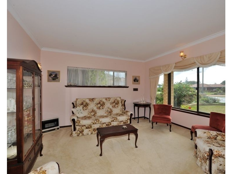 17 Edith Road, Safety Bay WA 6169