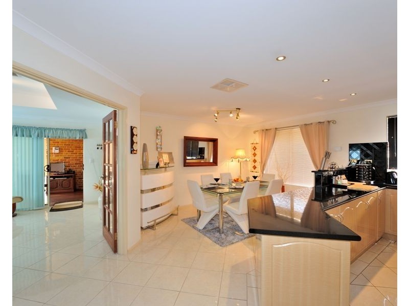 2 Jativa Lane, Port Kennedy WA 6172