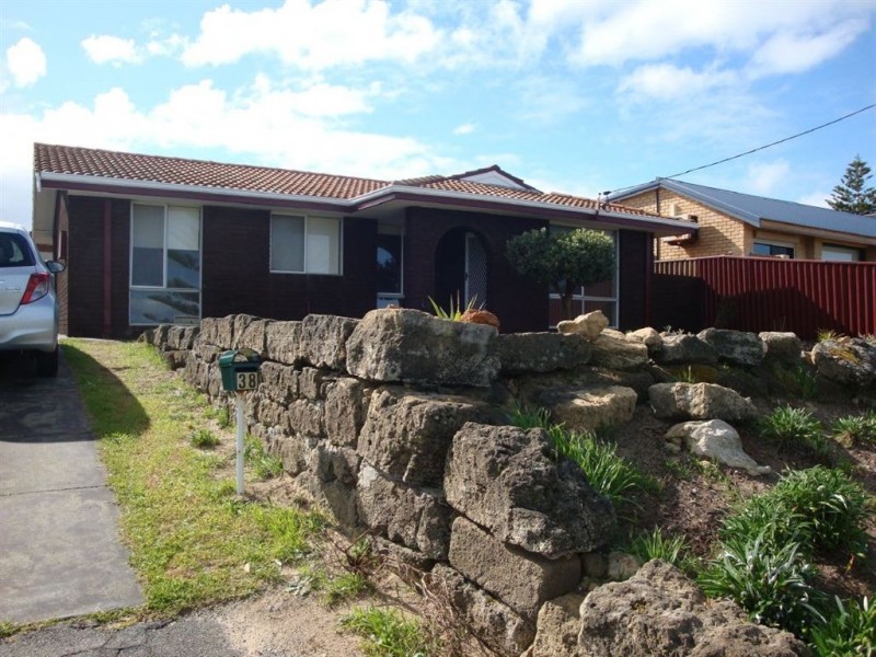 38 Warnbro Beach Road, Safety Bay WA 6169