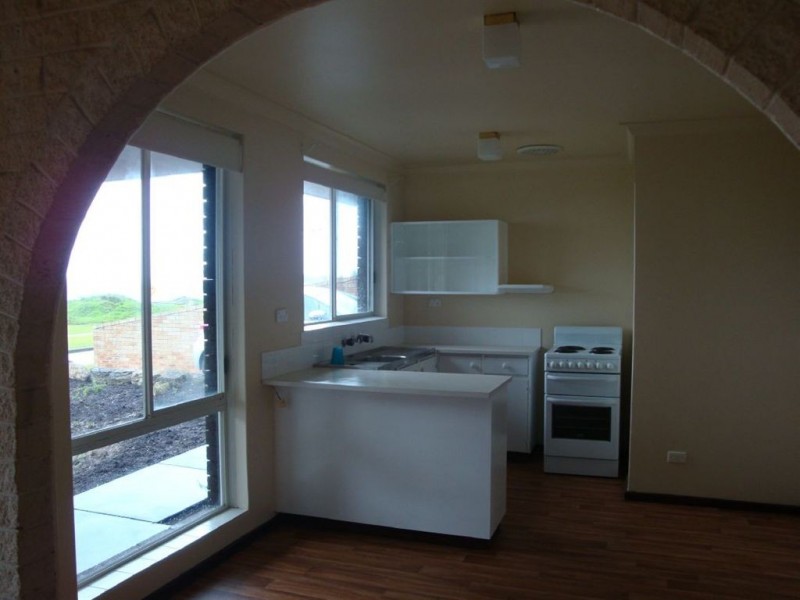 38 Warnbro Beach Road, Safety Bay WA 6169