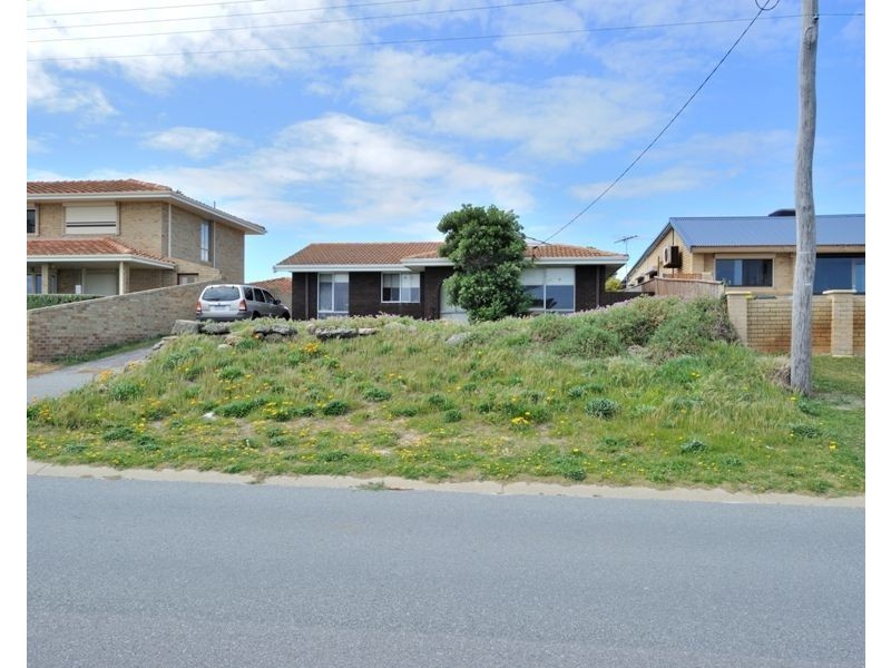 38 Warnbro Beach Road, Safety Bay WA 6169