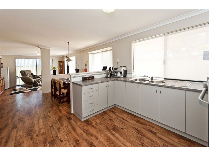 6 Wittecarra Crescent, Port Kennedy WA 6172