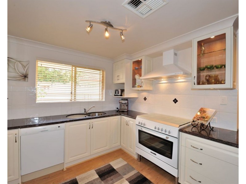 33 Monterey Crescent, Warnbro WA 6169