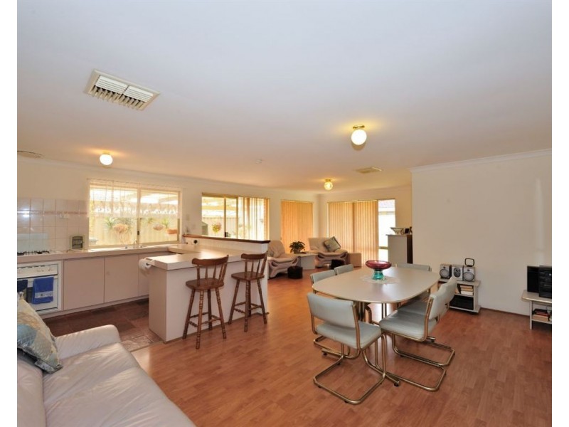 42 St Andrews Loop, Cooloongup WA 6168