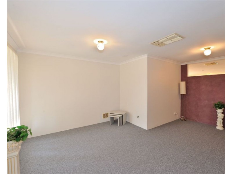 42 St Andrews Loop, Cooloongup WA 6168