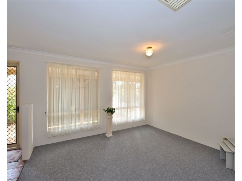 42 St Andrews Loop, Cooloongup WA 6168