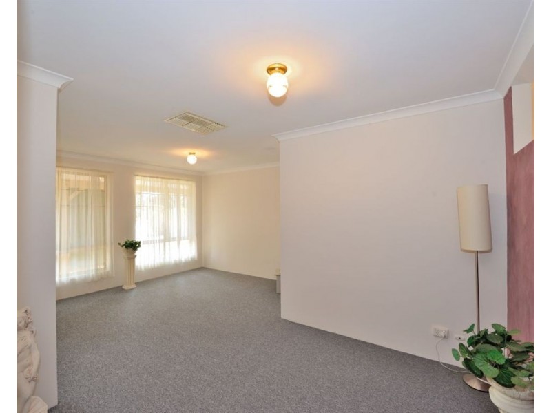 42 St Andrews Loop, Cooloongup WA 6168