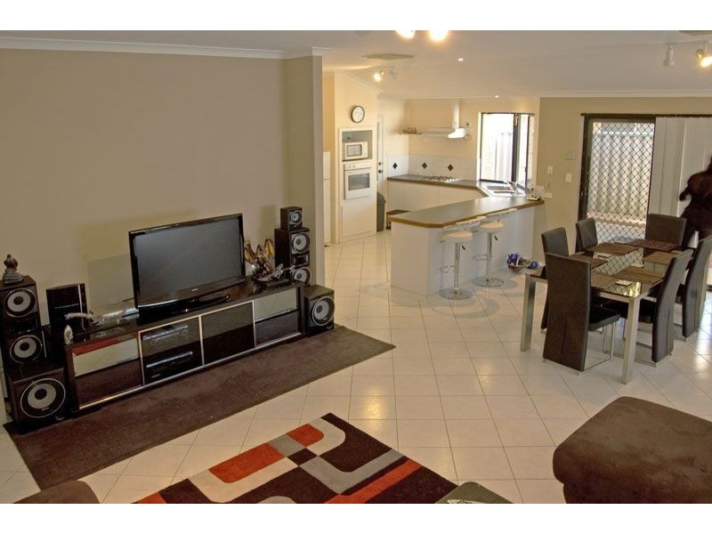 5 Morlaix Mews, Port Kennedy WA 6172