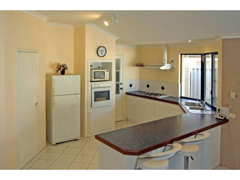 5 Morlaix Mews, Port Kennedy WA 6172