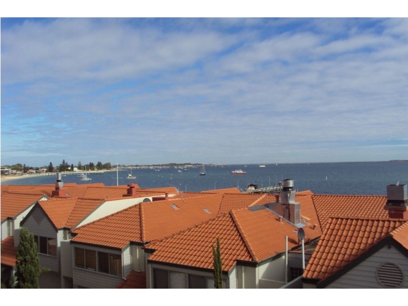 3/5 Railway Terrace, Rockingham WA 6168