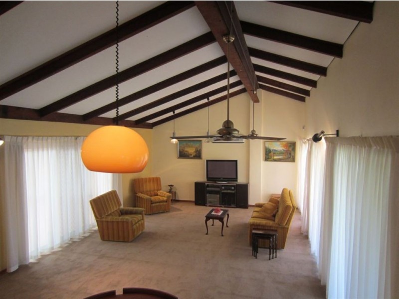 8 Donald Drive, Safety Bay WA 6169