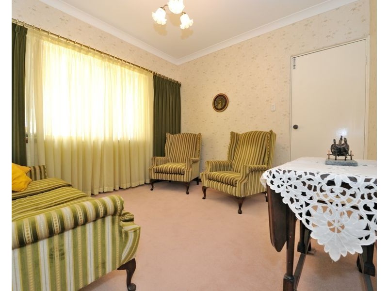 8 Donald Drive, Safety Bay WA 6169