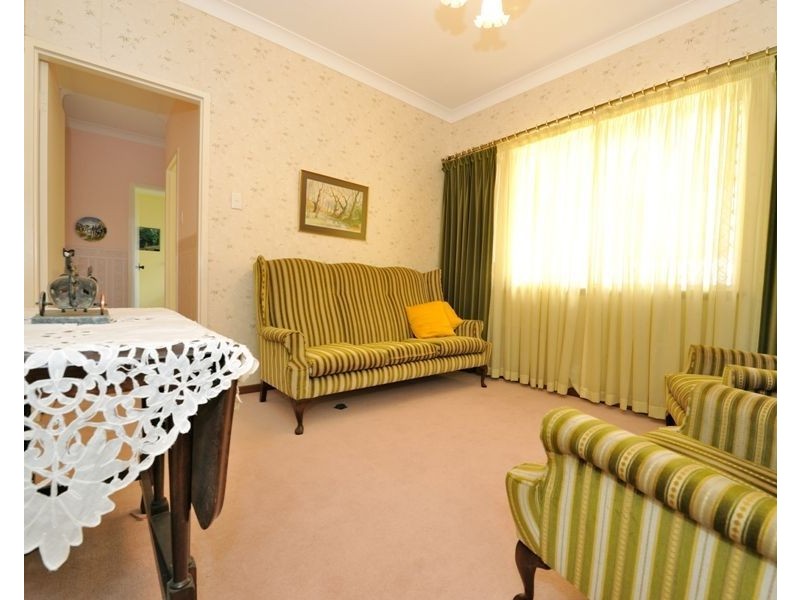 8 Donald Drive, Safety Bay WA 6169