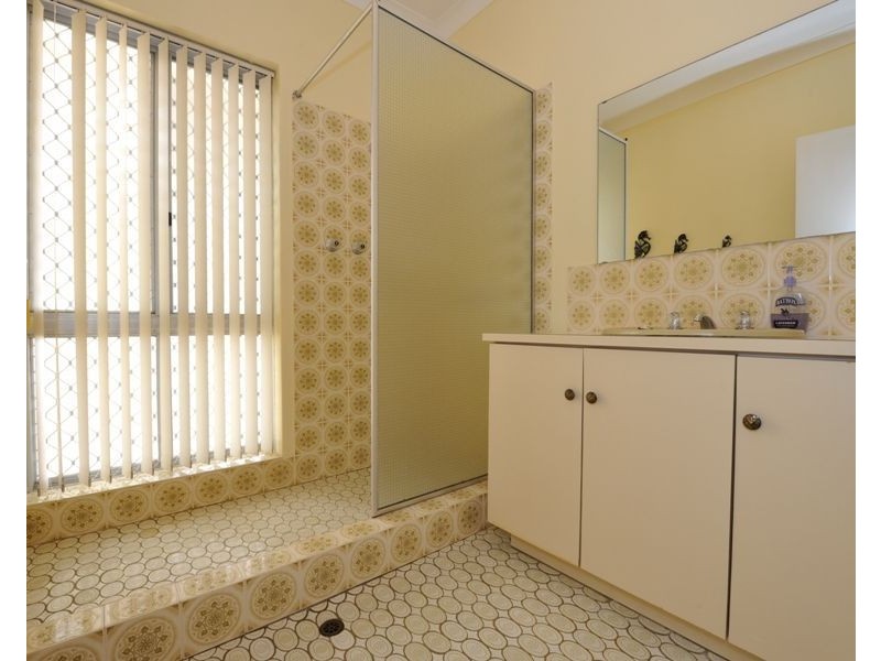 8 Donald Drive, Safety Bay WA 6169