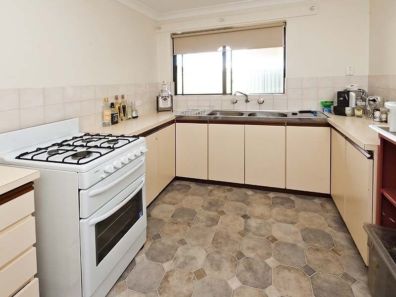 16 Campbell Way, Rockingham WA 6168