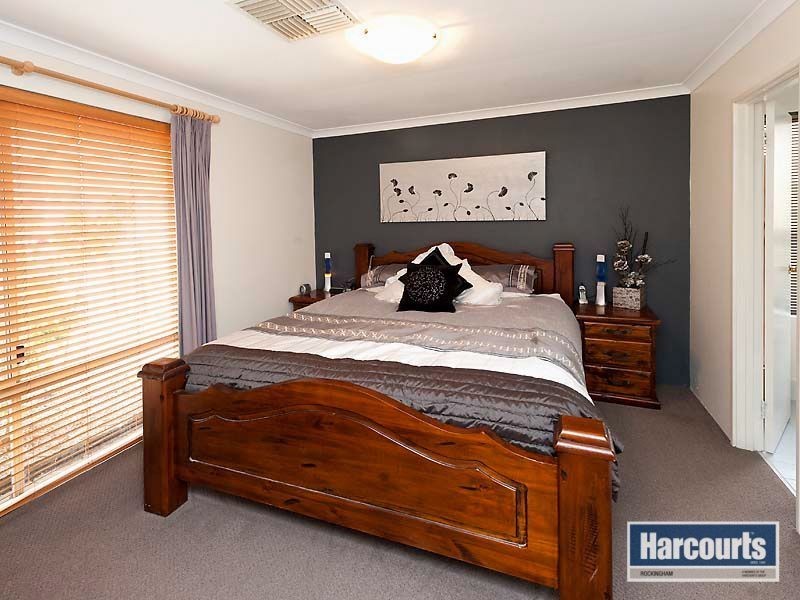 10 Dalaroo Court, Cooloongup WA 6168