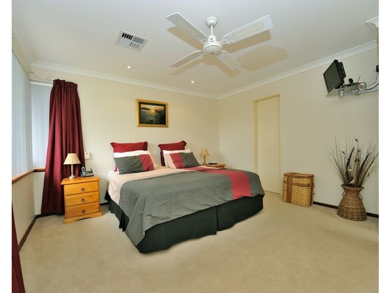 9 Hughes Court, Safety Bay WA 6169