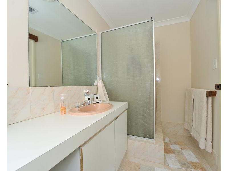 9 Hughes Court, Safety Bay WA 6169