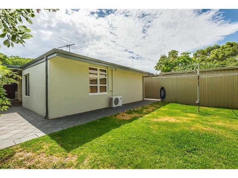21 Gloucester Avenue, Shoalwater WA 6169