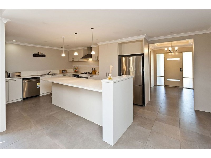 10 Gulliver Lane, Shoalwater WA 6169