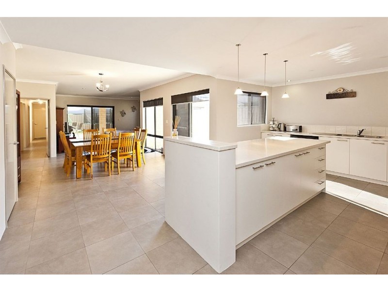 10 Gulliver Lane, Shoalwater WA 6169