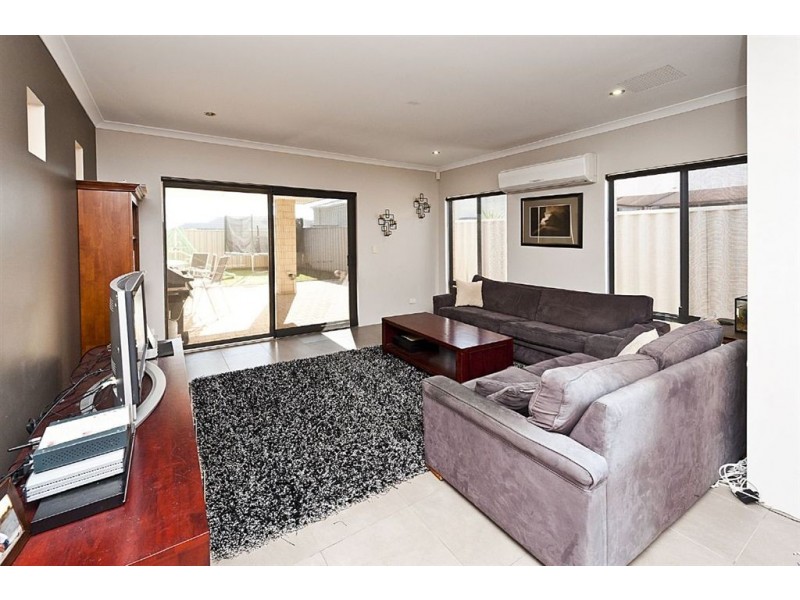 10 Gulliver Lane, Shoalwater WA 6169