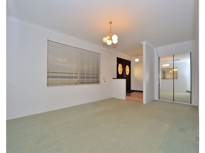 18 Leeuwin Parade, Rockingham WA 6168