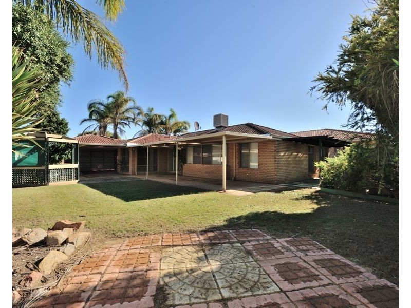 18 Leeuwin Parade, Rockingham WA 6168