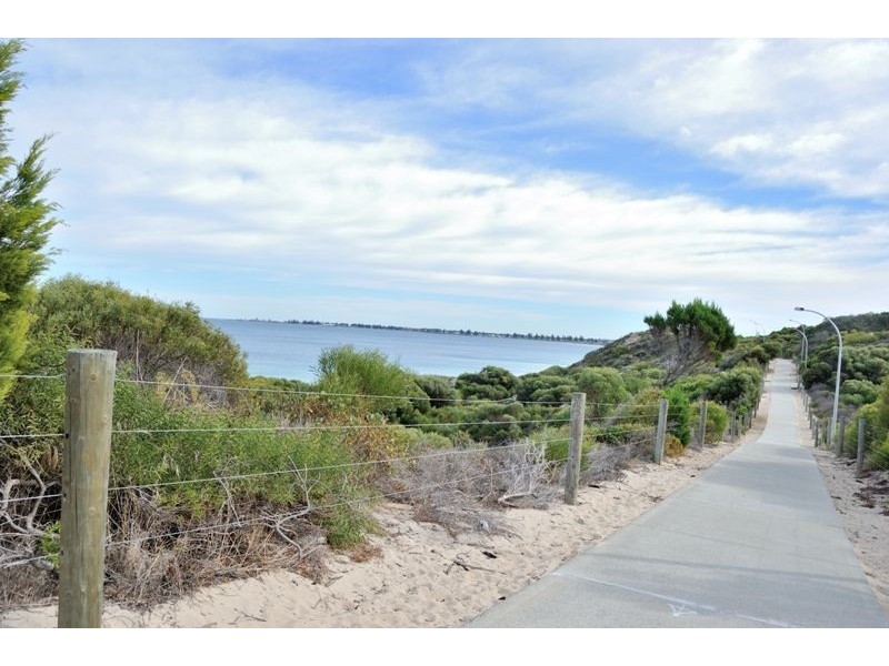 7 Lorient Close, Warnbro WA 6169