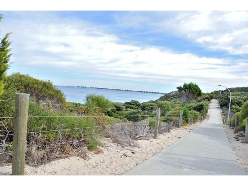 7 Lorient Close, Warnbro WA 6169