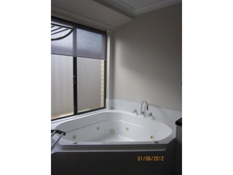 30 Salton Way, Secret Harbour WA 6173