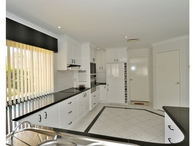 196 Fendam Street, Warnbro WA 6169