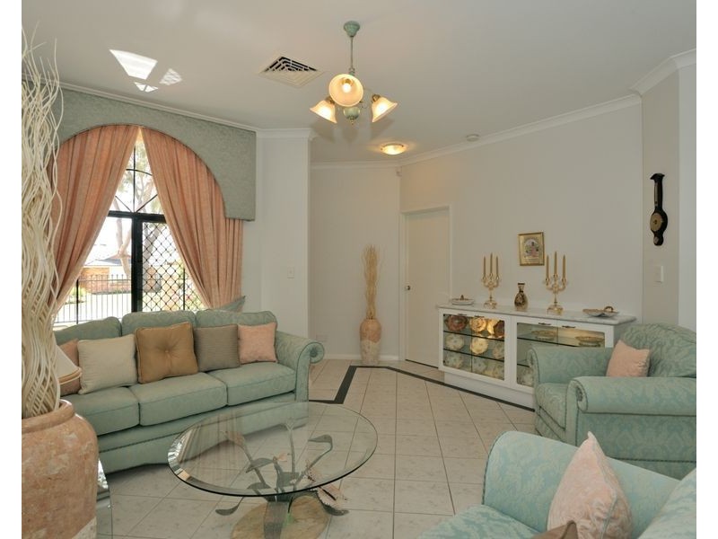 196 Fendam Street, Warnbro WA 6169