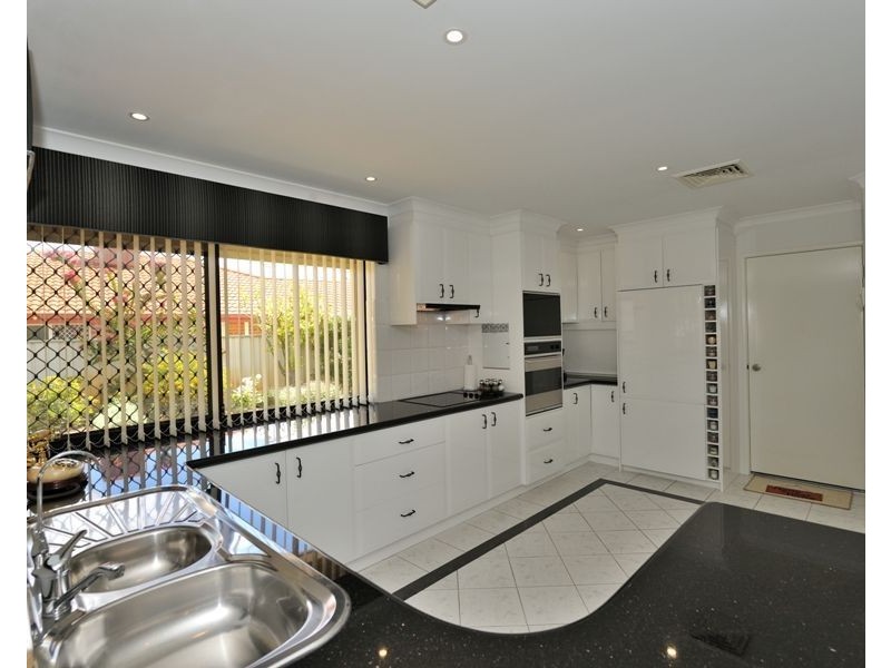 196 Fendam Street, Warnbro WA 6169