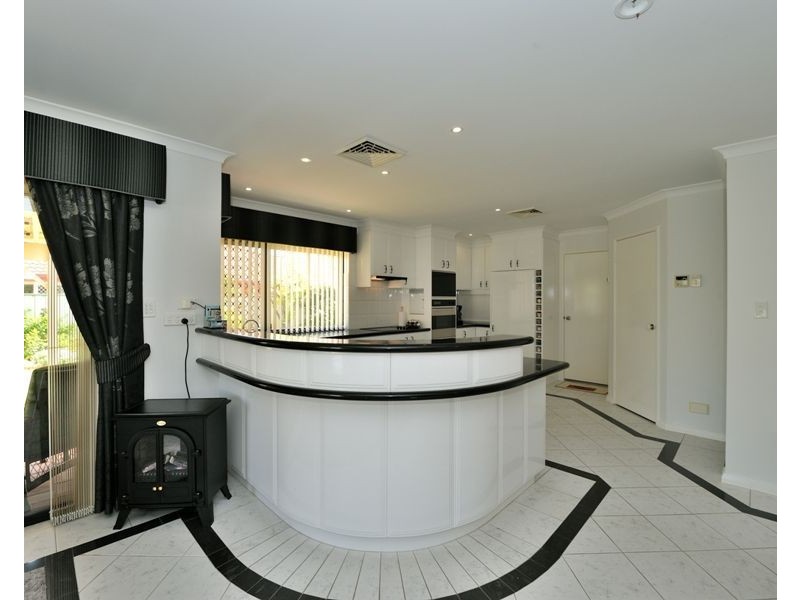 196 Fendam Street, Warnbro WA 6169