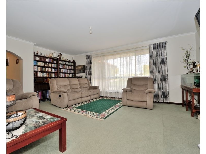 131 Gloucester Crescent, Shoalwater WA 6169