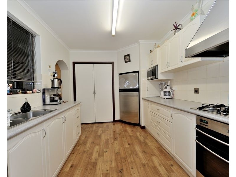 131 Gloucester Crescent, Shoalwater WA 6169