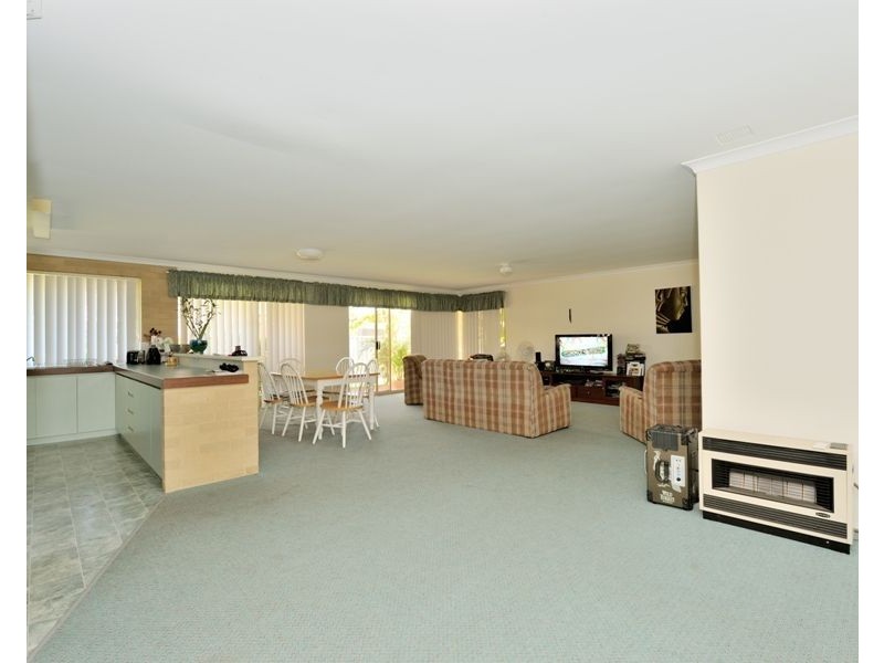 123 Gloucester Cres, Shoalwater WA 6169