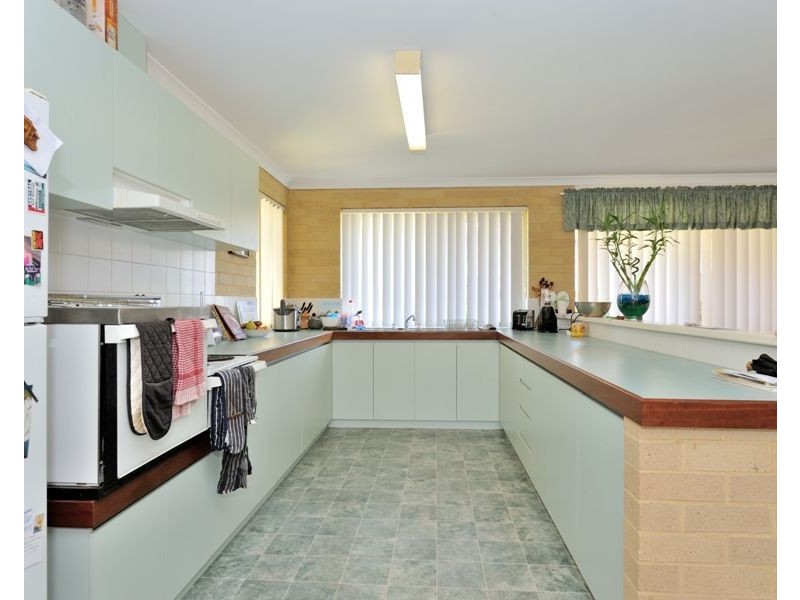 123 Gloucester Cres, Shoalwater WA 6169