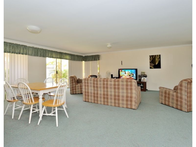123 Gloucester Cres, Shoalwater WA 6169