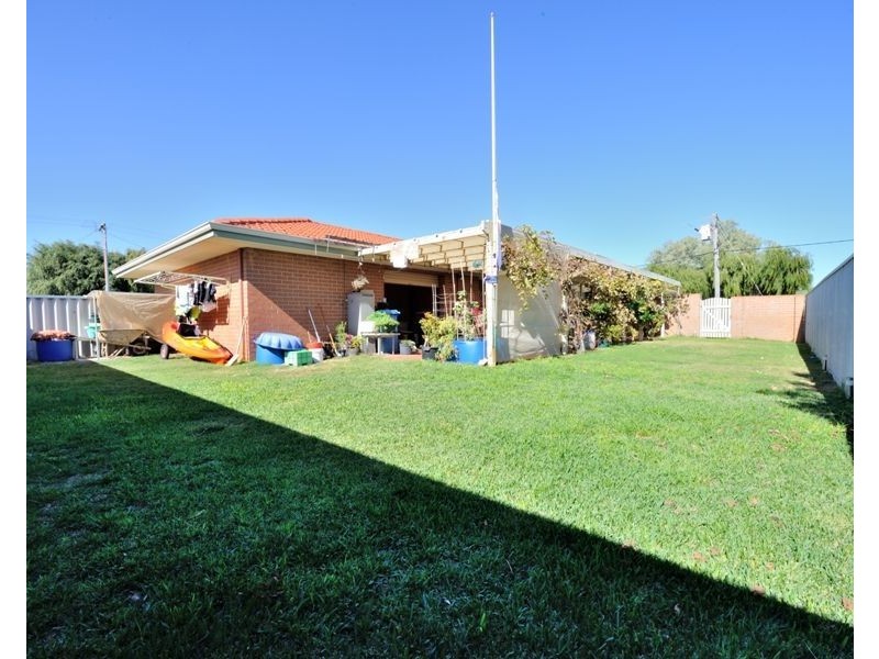 123 Gloucester Cres, Shoalwater WA 6169