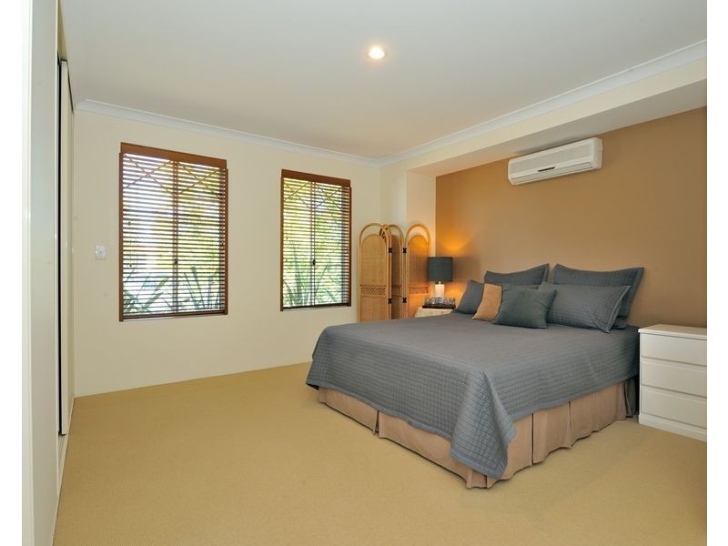 11 Boyle Avenue, Rockingham WA 6168