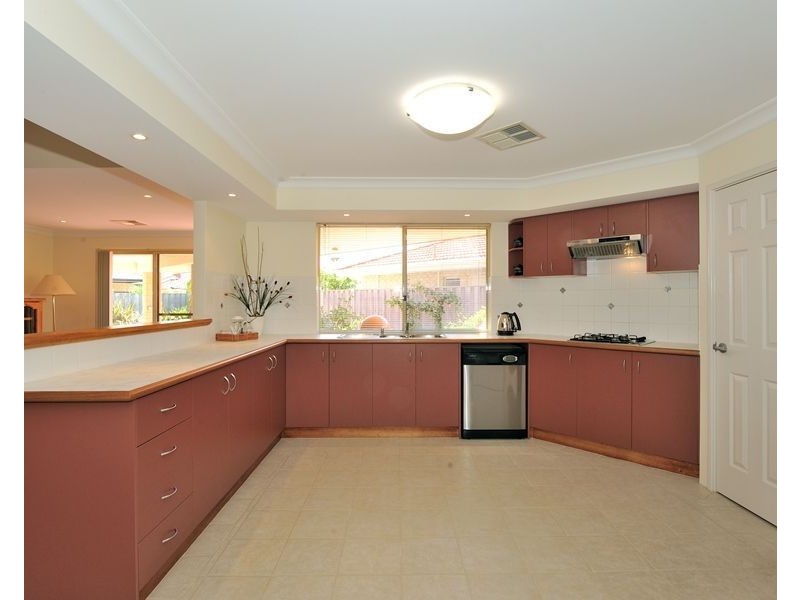 11 Boyle Avenue, Rockingham WA 6168