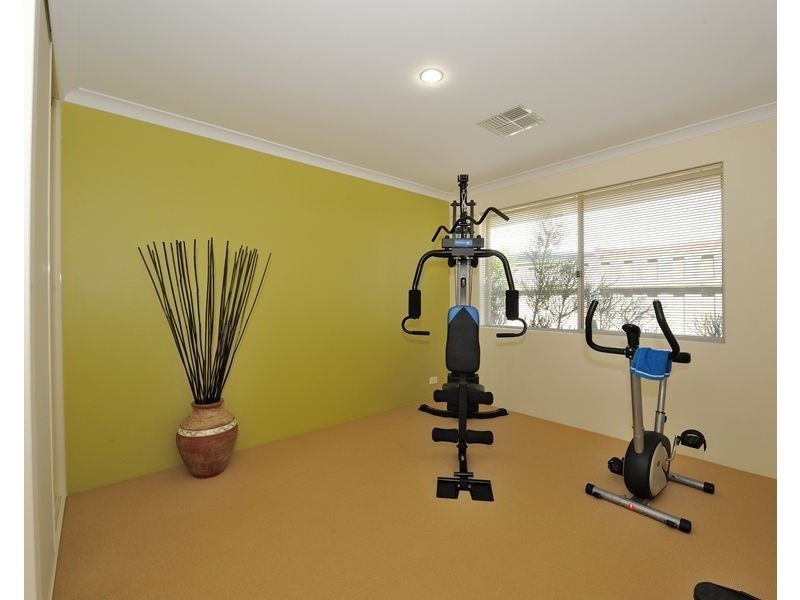 11 Boyle Avenue, Rockingham WA 6168